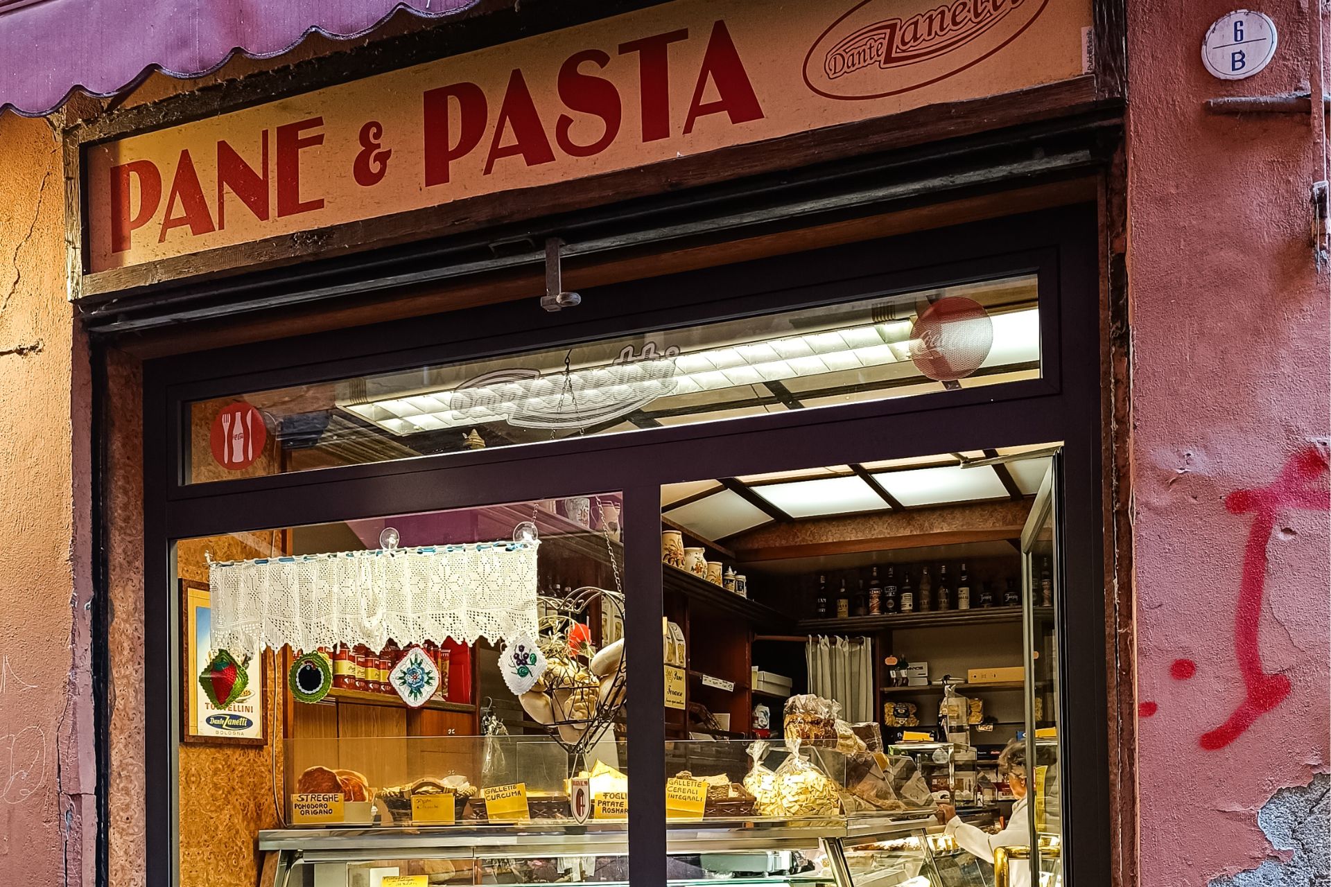 Visita guidata Caffè Storici Botteghe Bologna