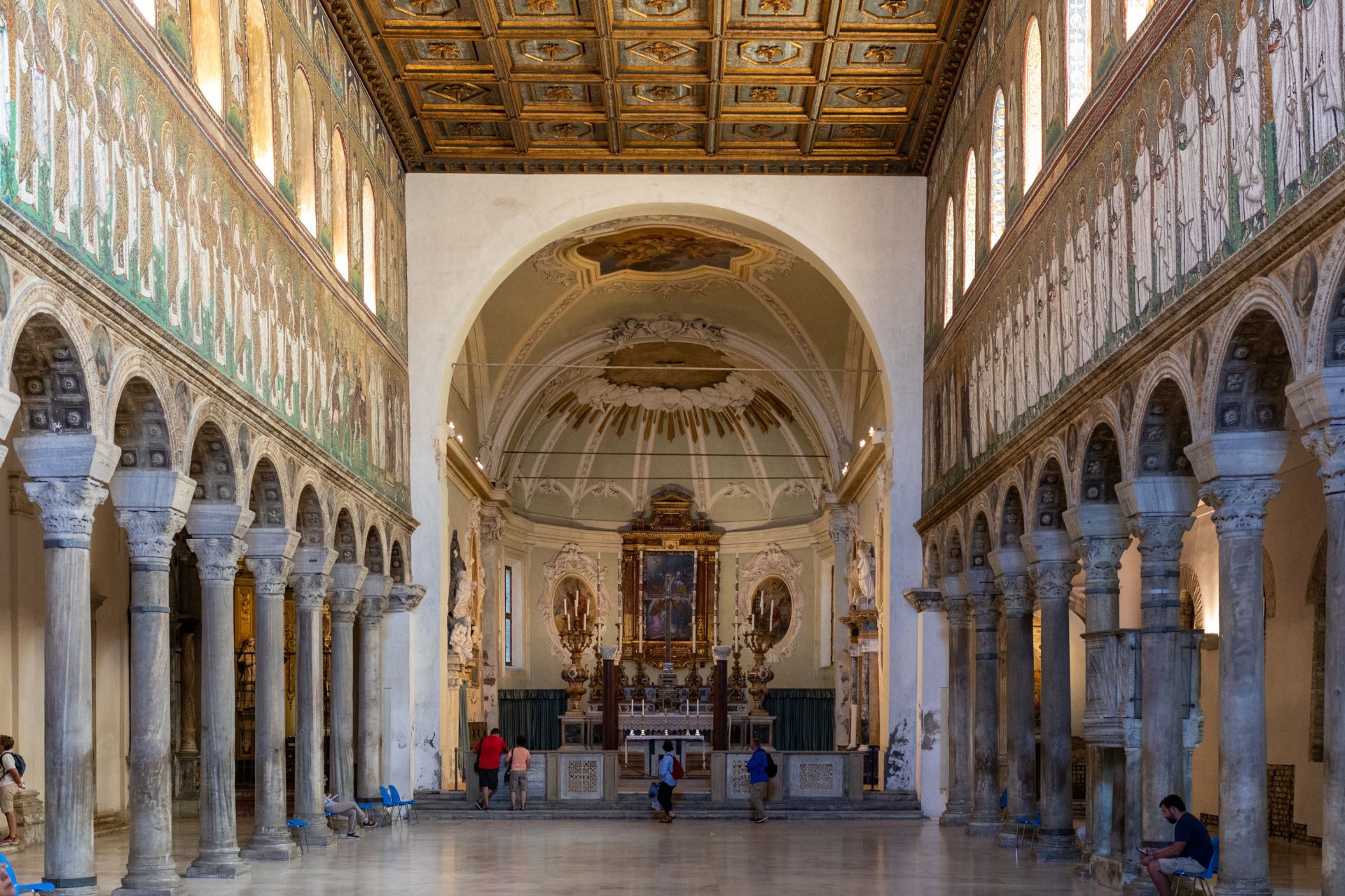 Basilica di Sant'Apollinare Nuovo a Ravenna