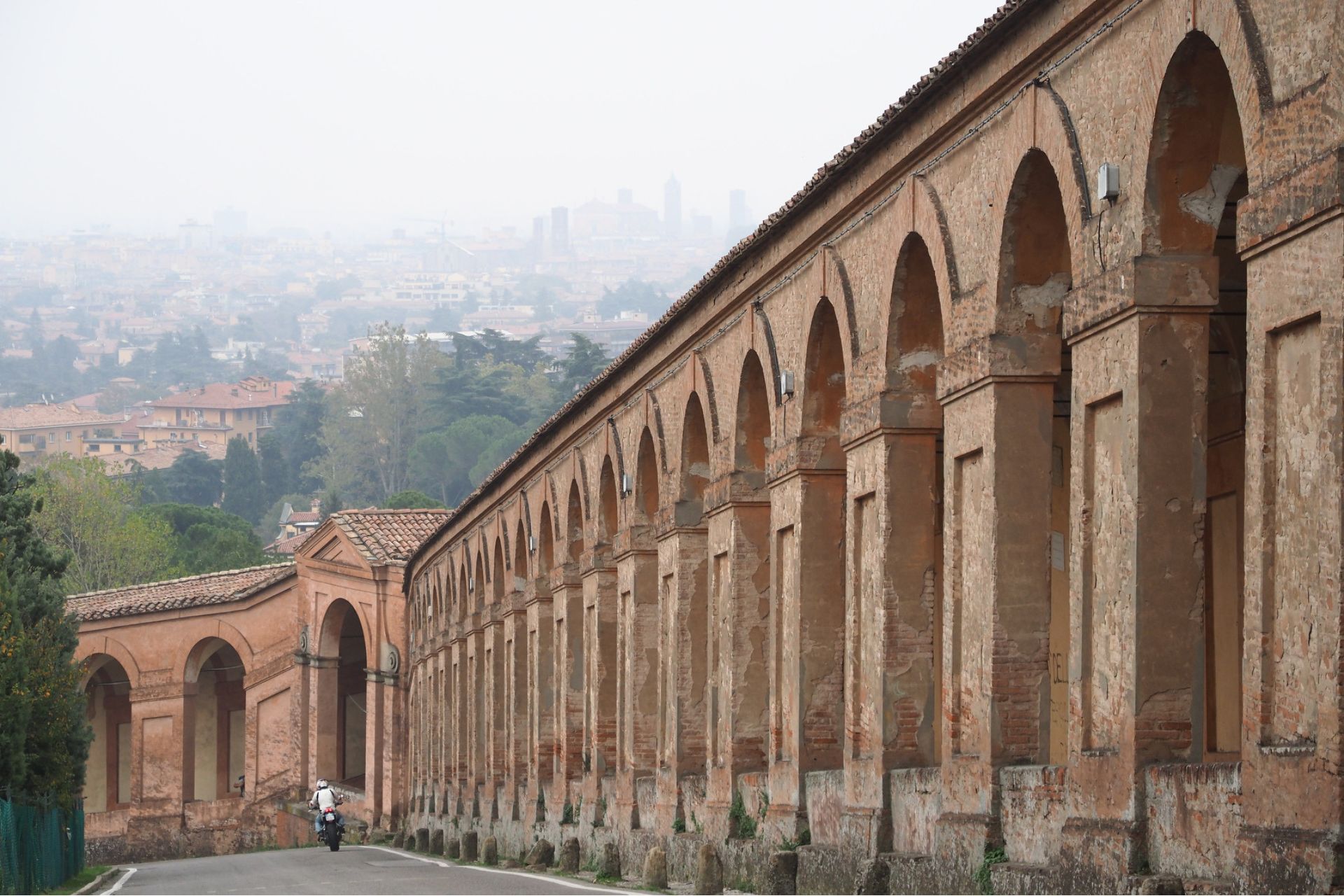PORTICI SAN LUCA