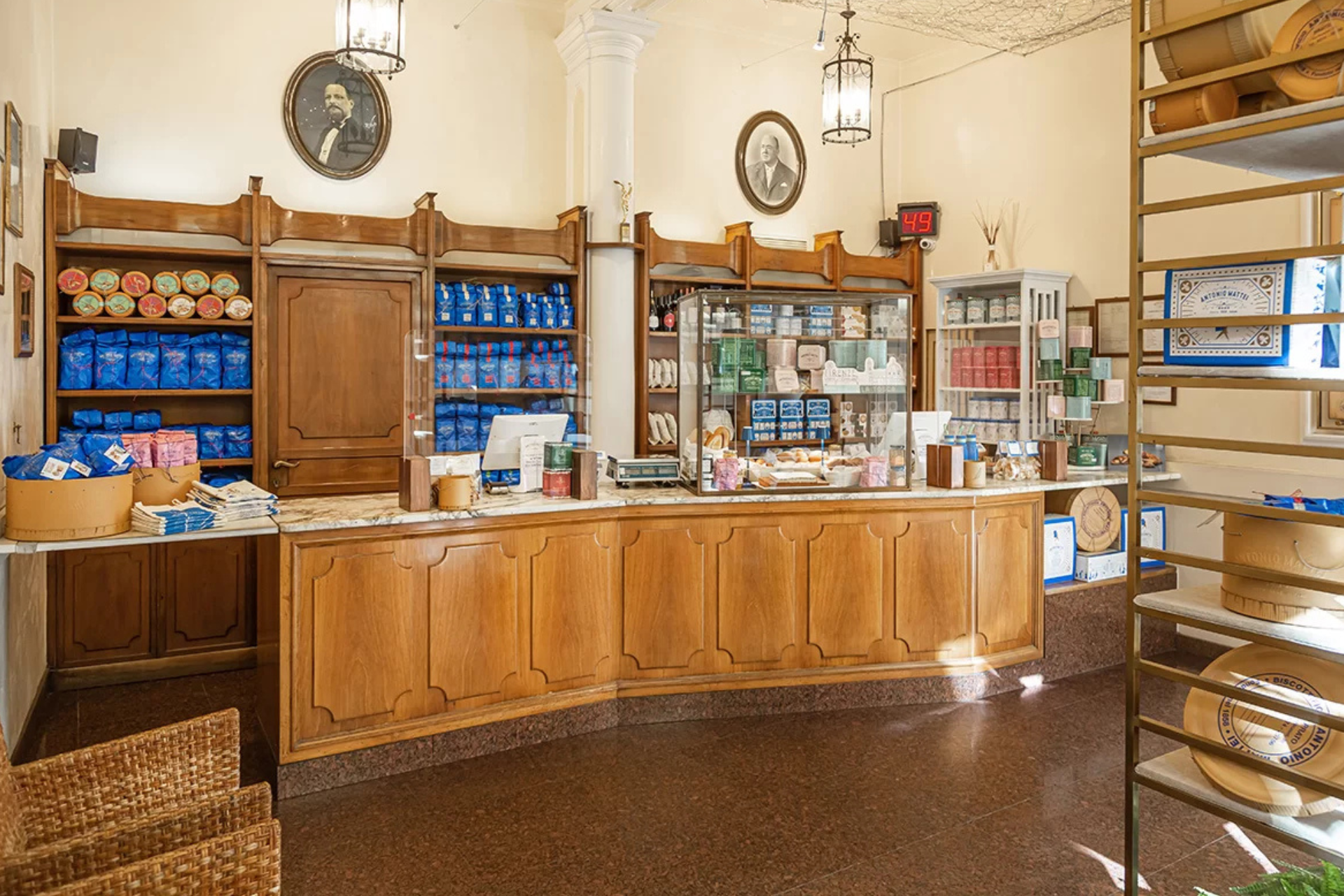 Botteghe storiche e antico biscottificio di prato