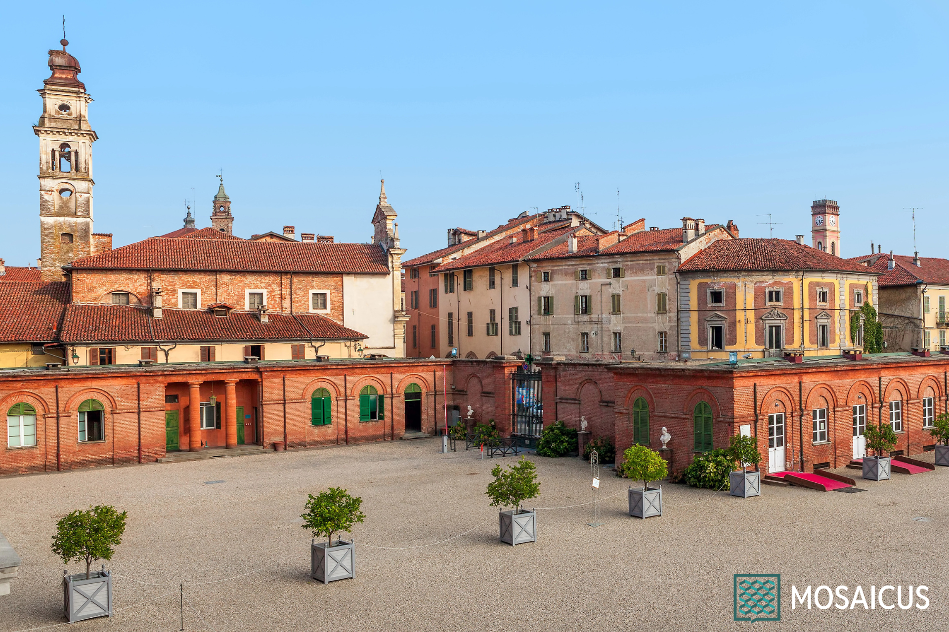 Racconigi, la città della seta