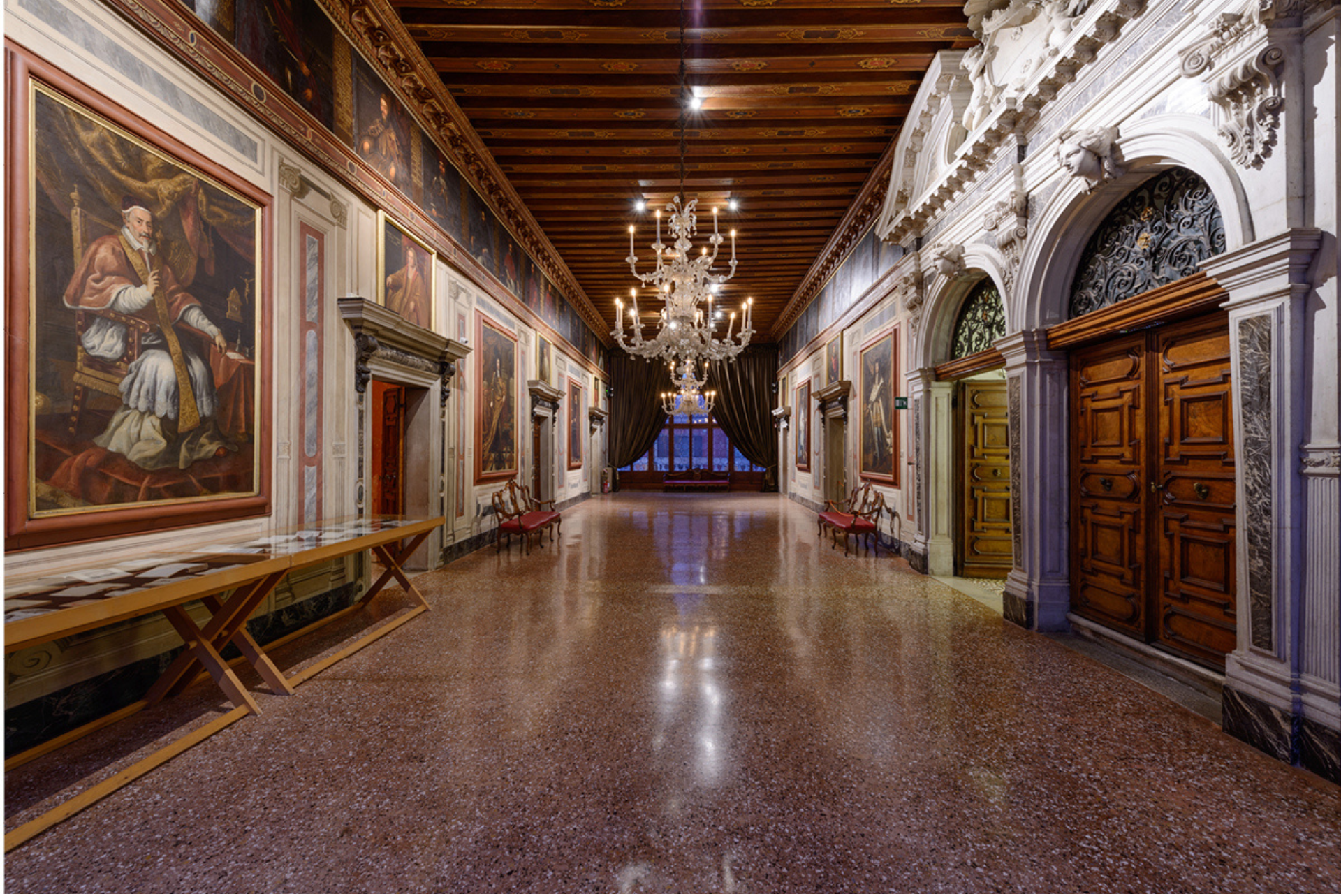 Palazzo Mocenigo a Venezia: il museo del profumo e del costume
