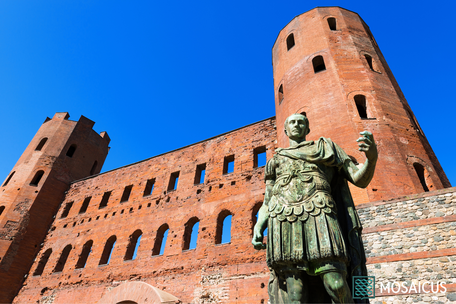 Torino romana: visita guidata tra Porta Palatina e Teatro Romano