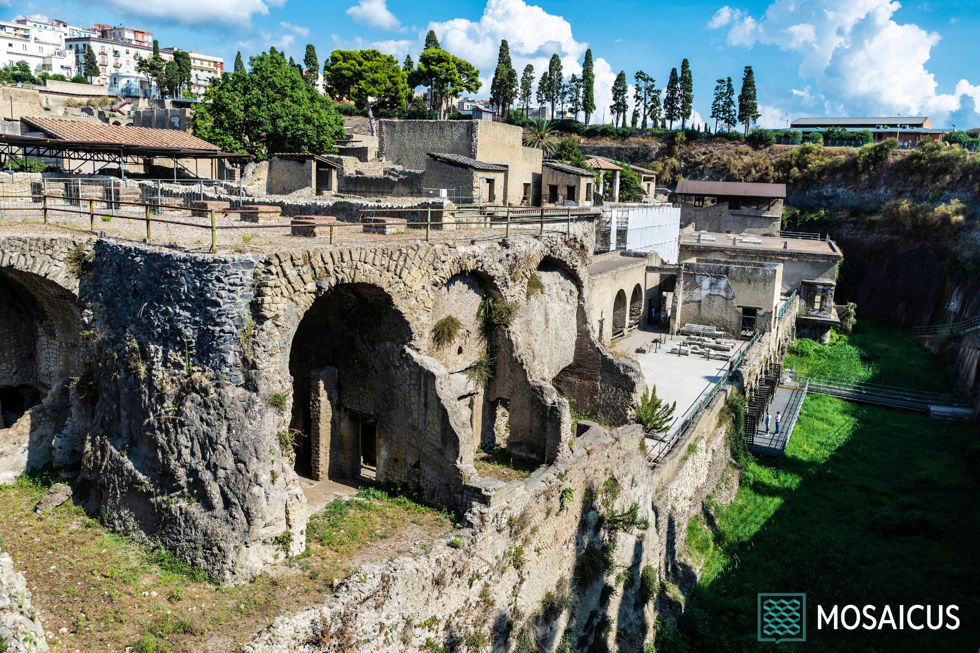 Parco Archeologico di Ercolano: scavi tra domus, Villa dei Papiri e reperti romani