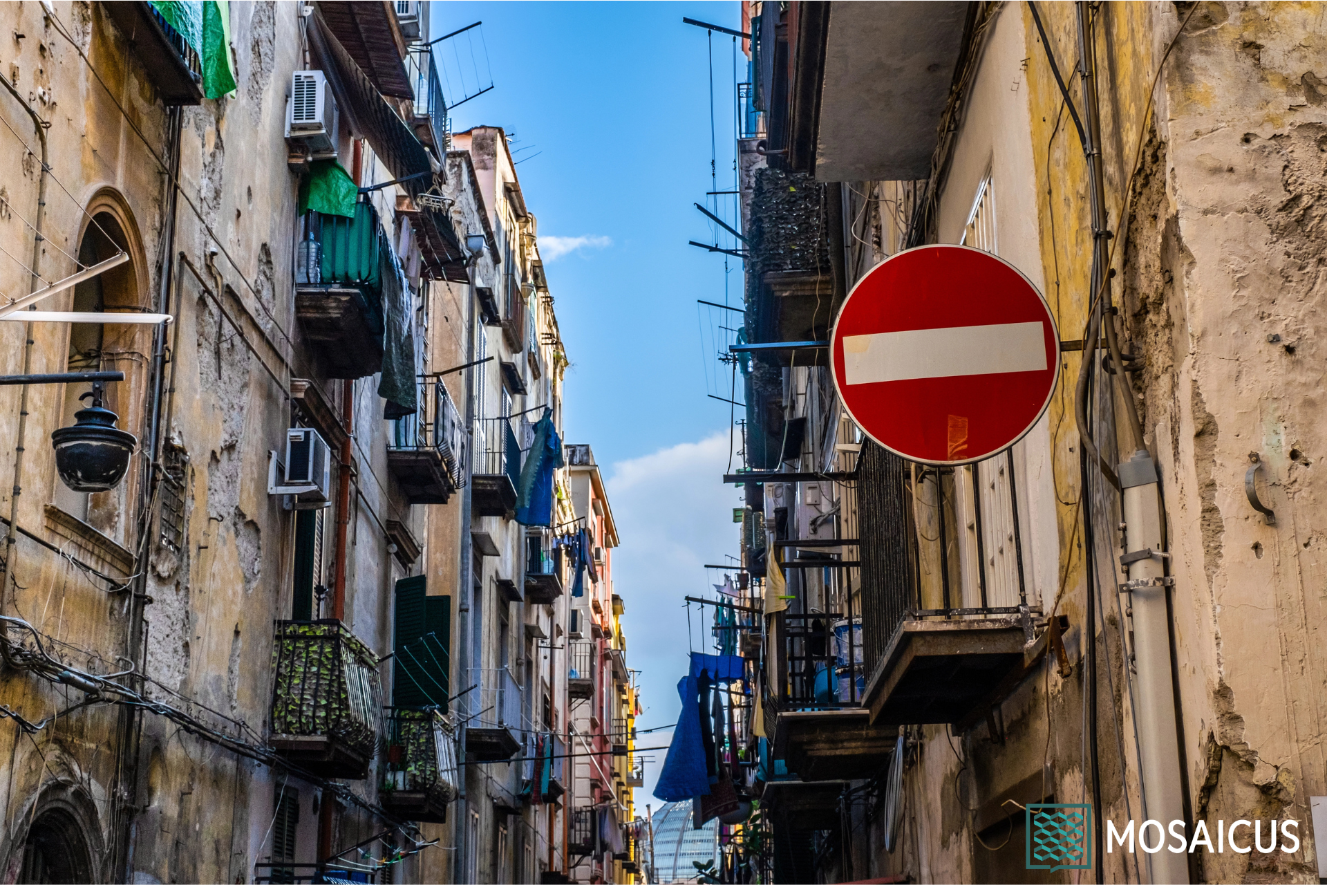 Quartieri Spagnoli di Napoli tra storia, murales e tradizioni