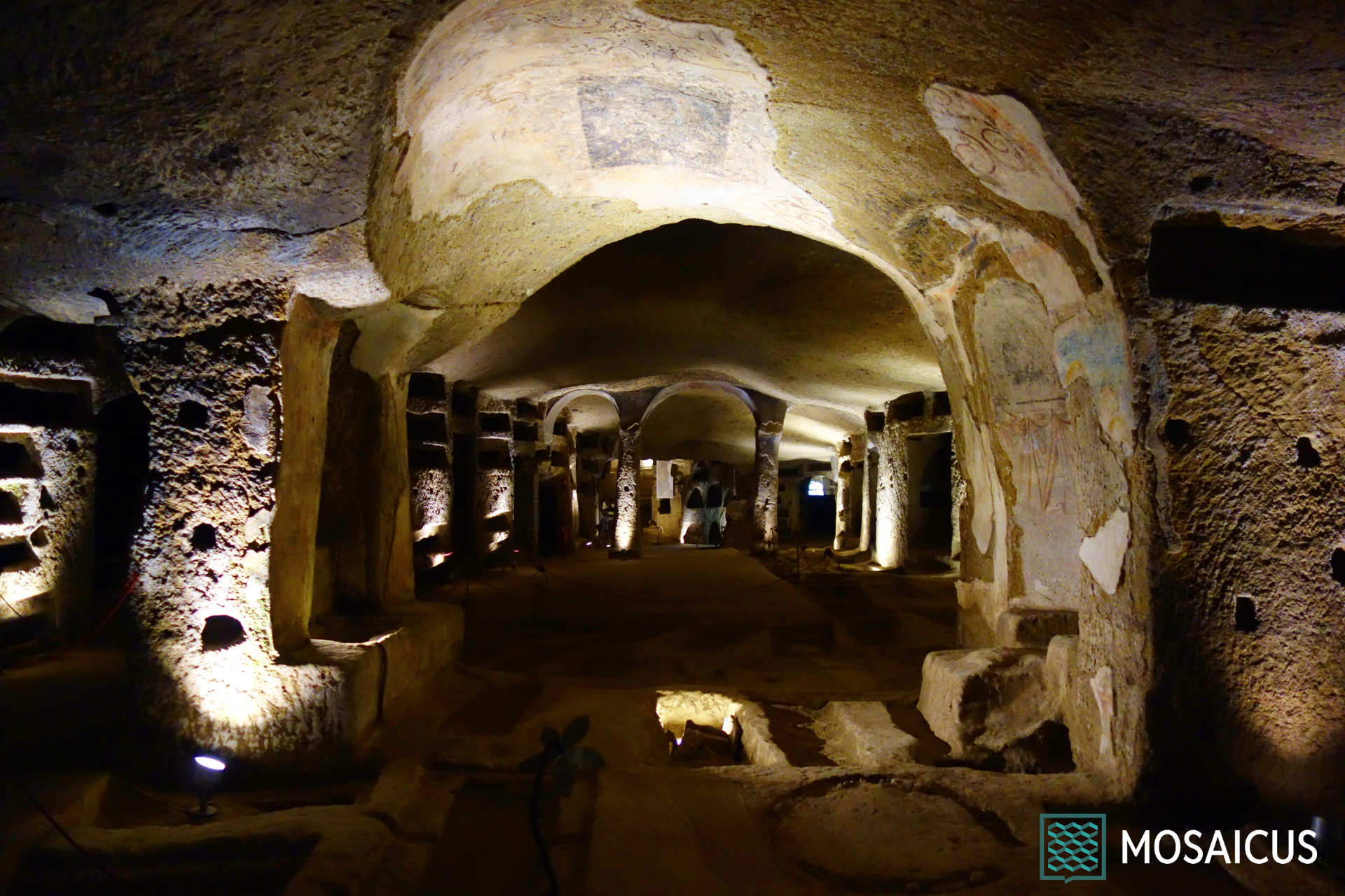 Rione Sanità di Napoli tra catacombe, palazzi e Cimitero delle Fontanelle